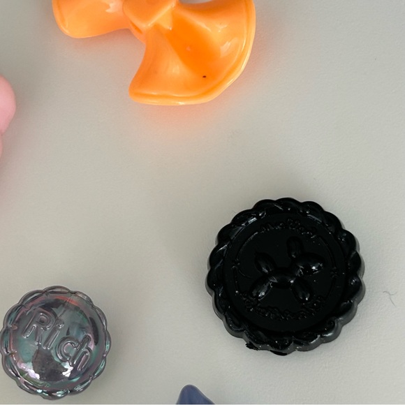 Assorted Fun Beads for Crafts - 11 pieces - Picture 3 of 16